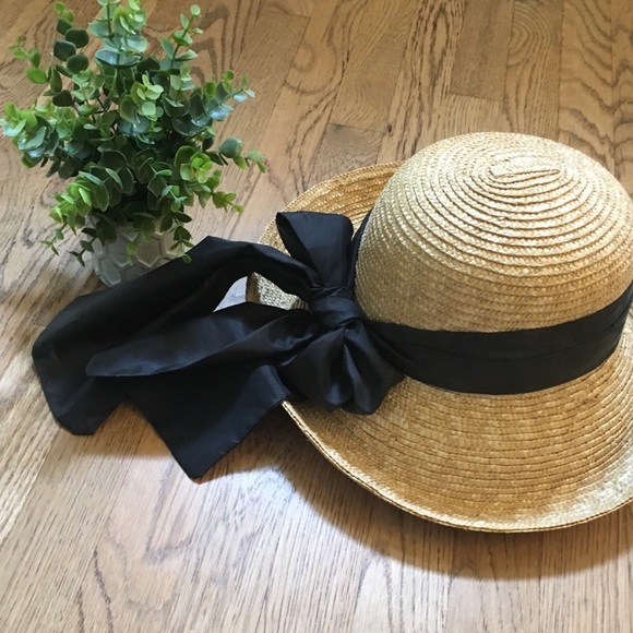 Accessories - Straw hat with back sash